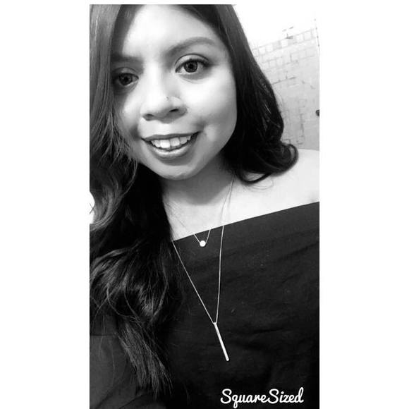 Meet your Posher, Cecilia - Picture 1 of 1